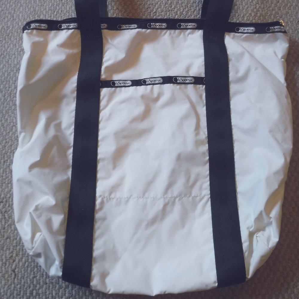 LeSportsac tote pure white no stains!